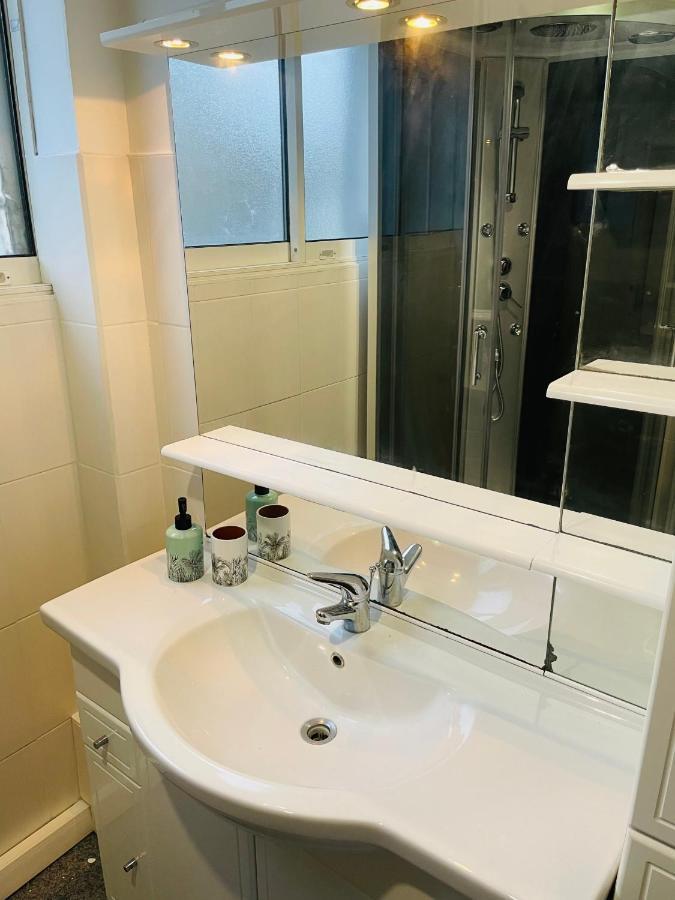 Charmant appartement de cœur de ville - 2 chambres lits Queen size - NETFLIX - WIFI Cherbourg-en-Cotentin Extérieur photo